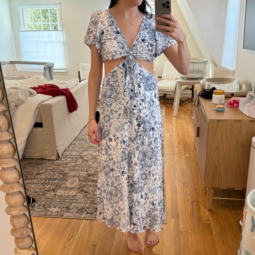 Lulu’s Dress with cutout mid section